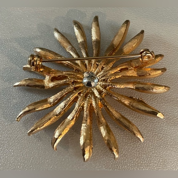 3 for $30 Vintage Floral Design Gold Tone Brooch Pin with Sparkling Crystals - Picture 5 of 7
